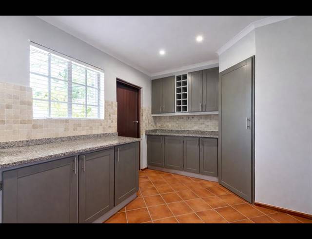 2 BEDROOM CLUSTER FOR SALE IN WATERKLOOF RIDGE